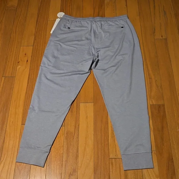 NWT, Men's XL Vuori "SUNDAY PERFORMANCE JOGGER" in Platinum Heather W/28" Inseam - Picture 9 of 15